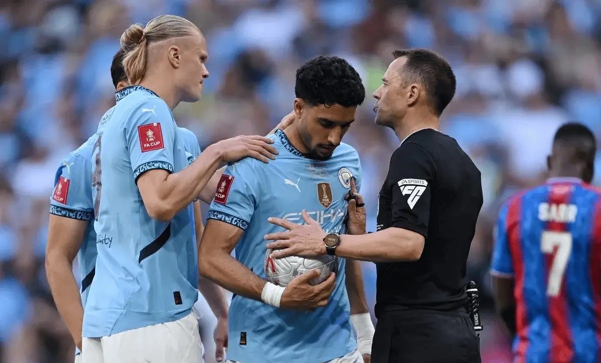 九游官方-赛地聚焦——意甲今晚热度飙升，马德里竞技复出首秀，态度坚定，控场能力受关注的简单介绍