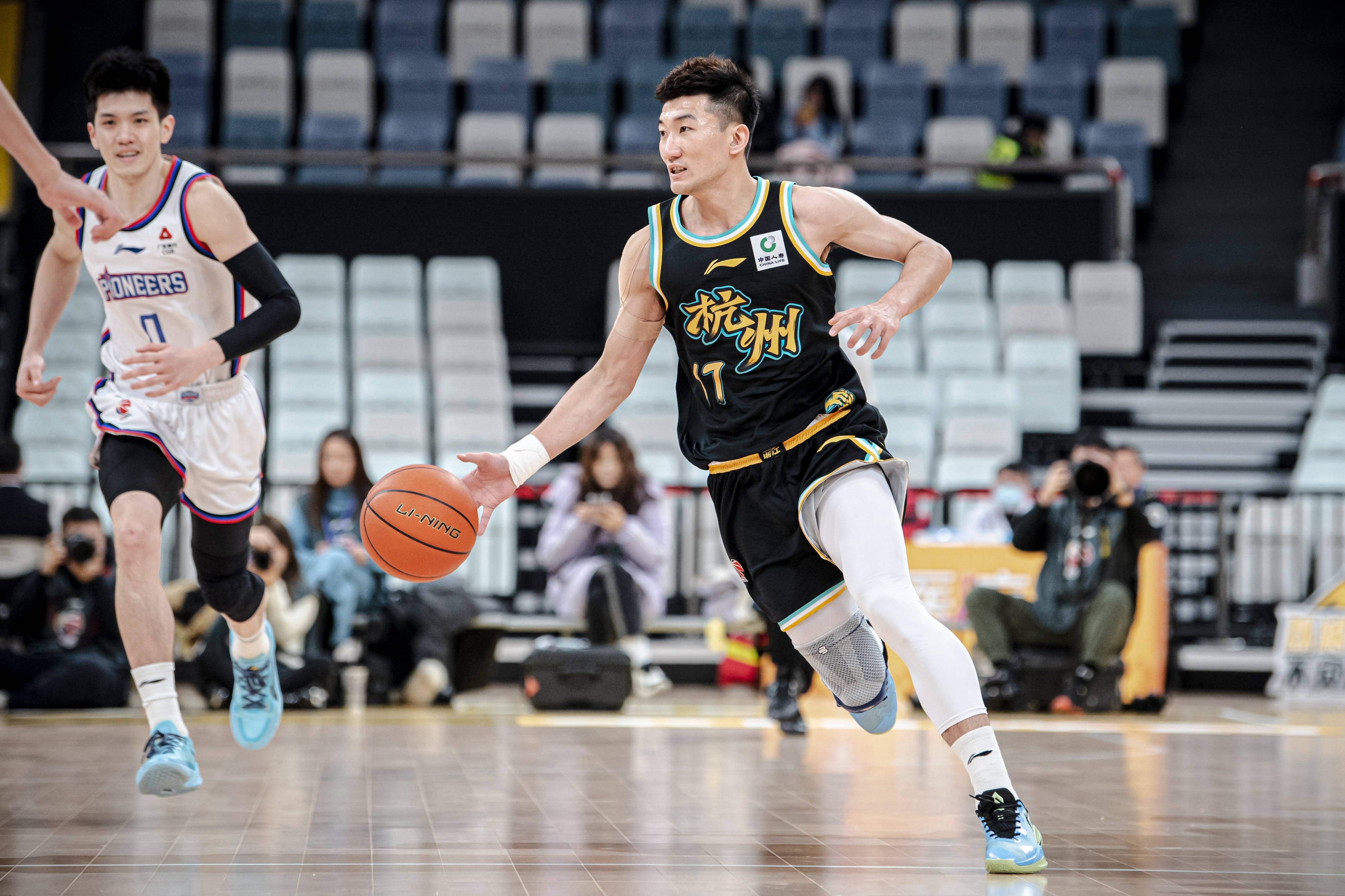 九游中国-包含深圳男篮迎欧冠关键赛，今晚刷新队史纪录，态度坚定，训练强度明显提升的词条